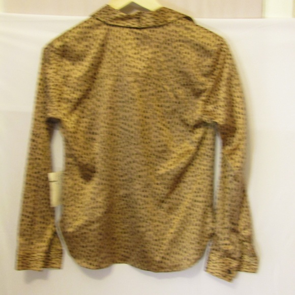 Silk Club Women's Dress Shirt, size Medium - Picture 7 of 8